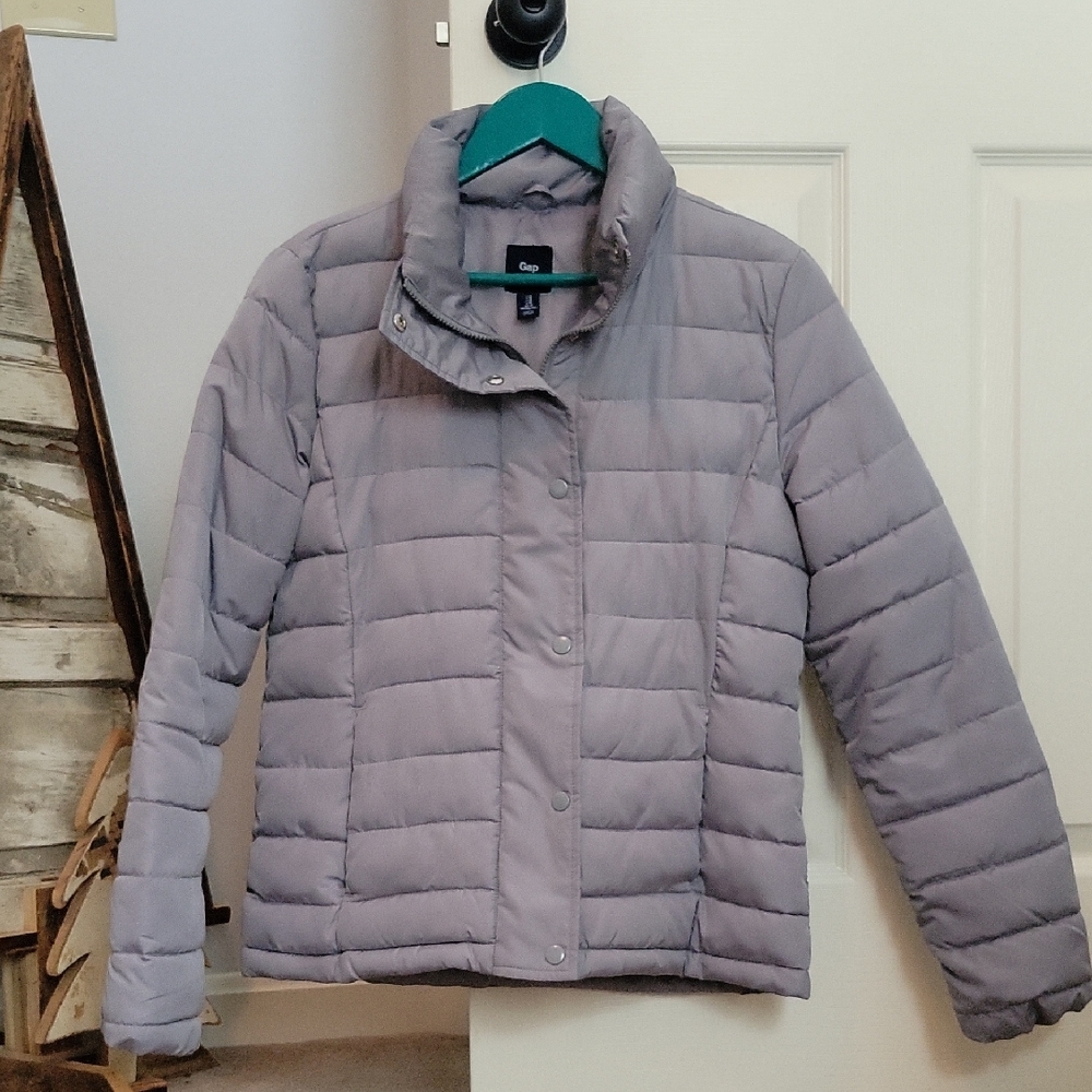 GAP Women's Soft Gray Puffer Jacket